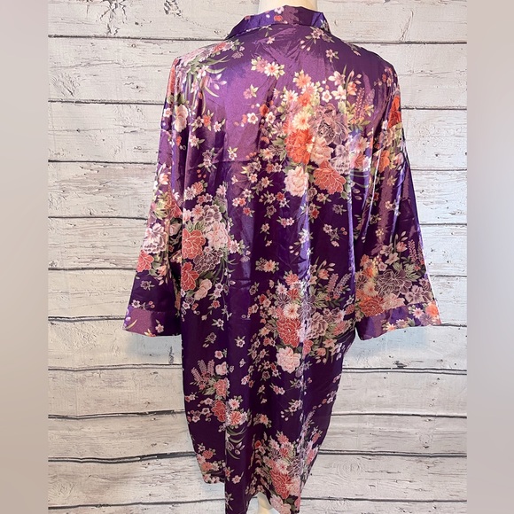 LEISURELAND Women's Cozy Satin Knee Length Robe Purple Floral-M/L - Picture 3 of 3